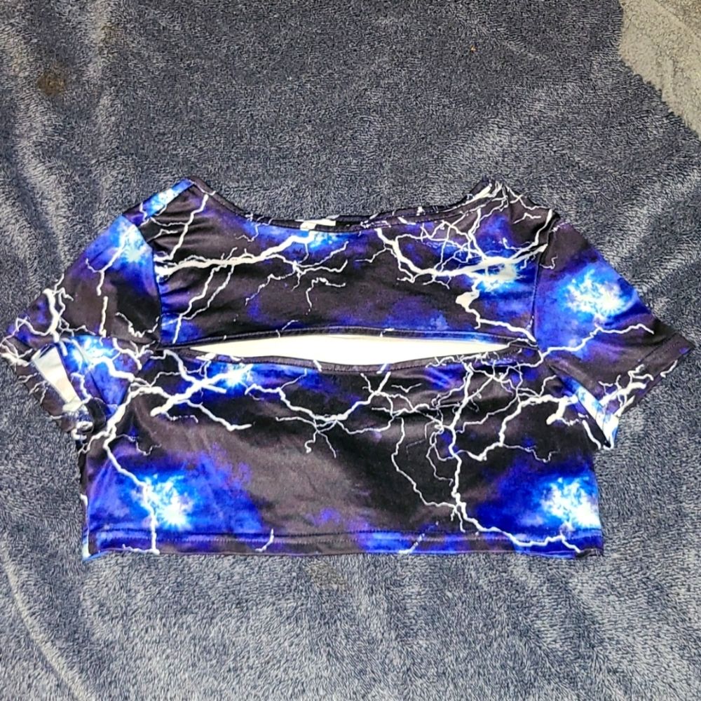 Blue and black lightening crop top, slit in front, large